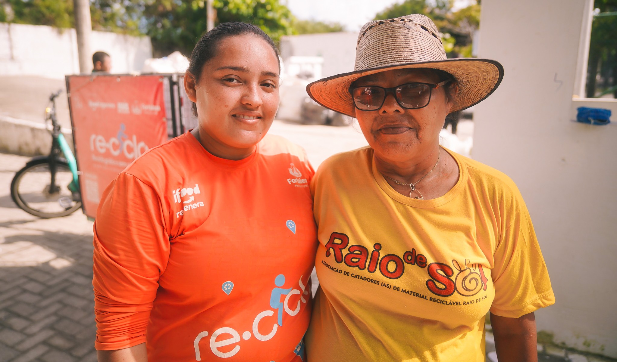 Cláudia e Gigi posam para a foto